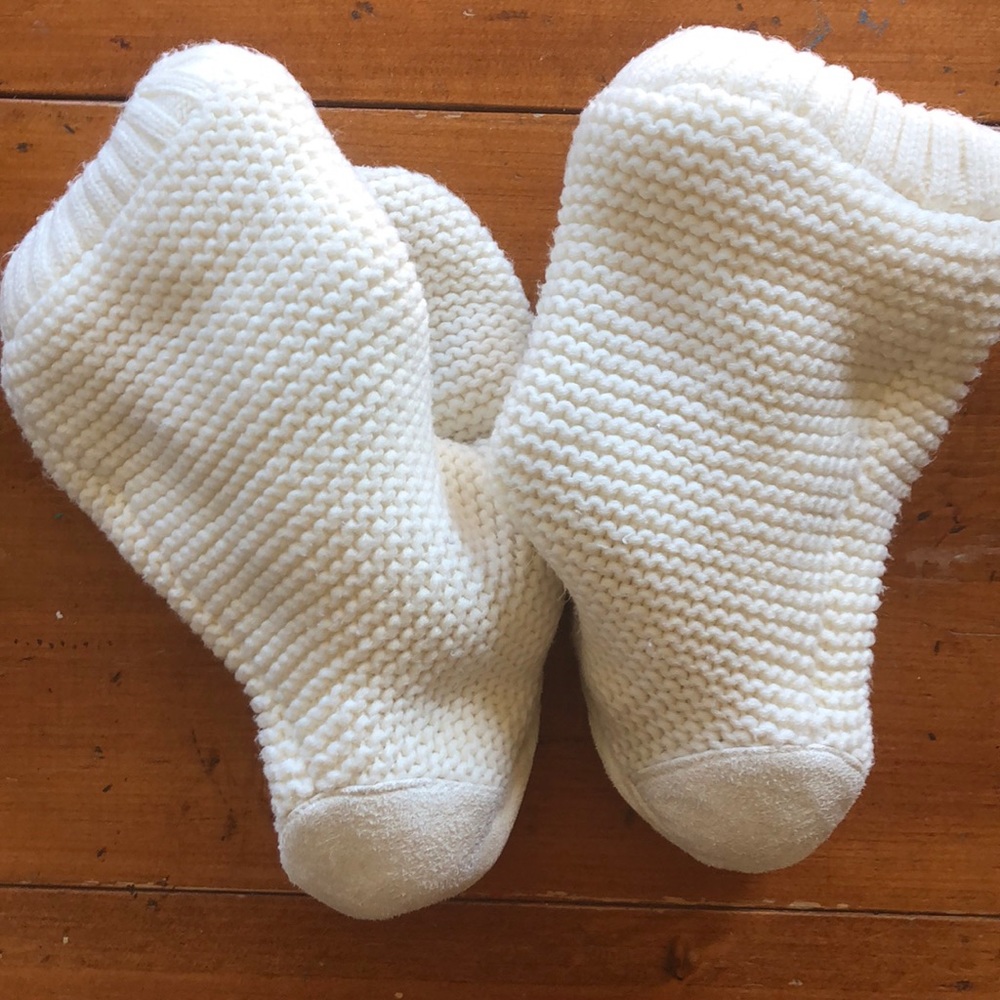 Cozy Off-white Slipper Shoes Boots | Small | 5-6 - Picture 4 of 7